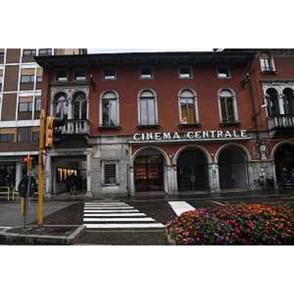 Esterno del cinema Centrale a Udine. - Esterno del cinema Centrale a Udine.