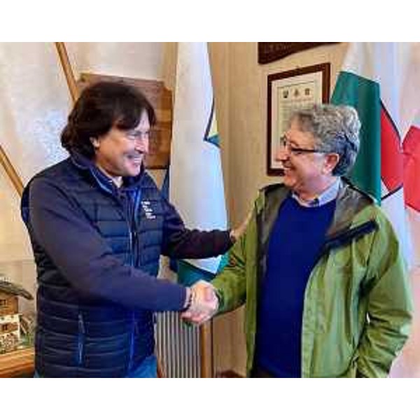 L'assessore Bini insieme al commissario del Comune di Grado Augusto Viola. - L'assessore Bini insieme al commissario del Comune di Grado Augusto Viola.