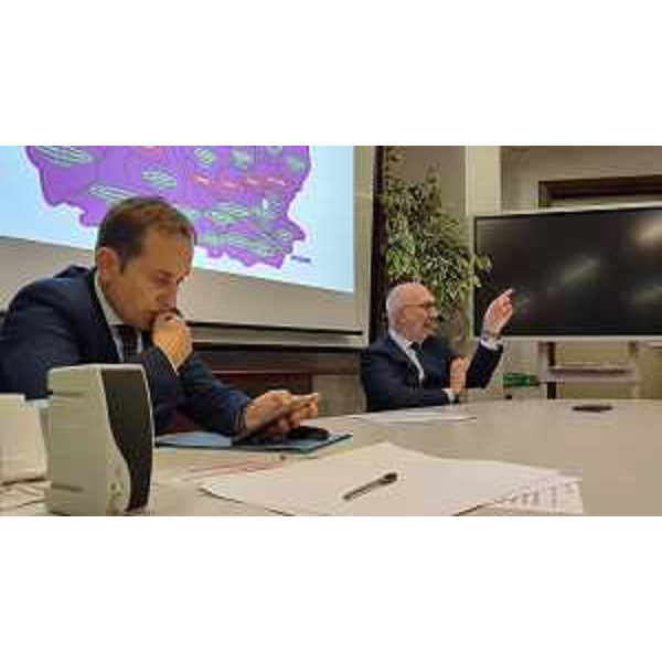 L'assessore Riccardo Riccardi (a destra nella foto) a Tolmezzo - L'assessore Riccardo Riccardi (a destra nella foto) a Tolmezzo