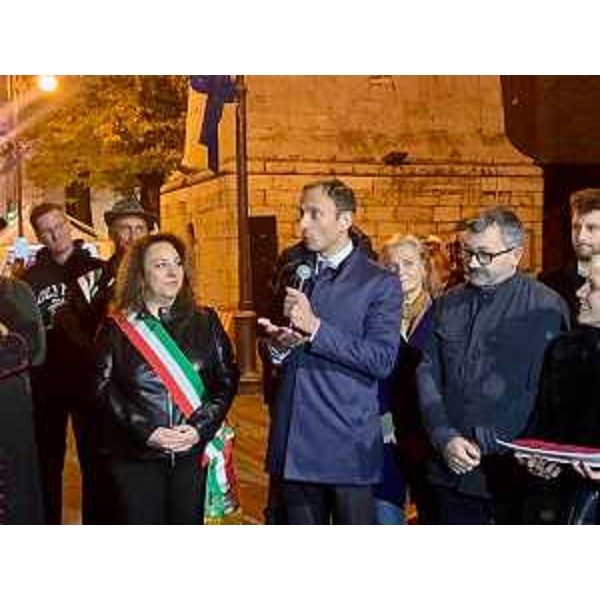 Il governatore Massimiliano Fedriga al microfono - Il governatore Massimiliano Fedriga al microfono