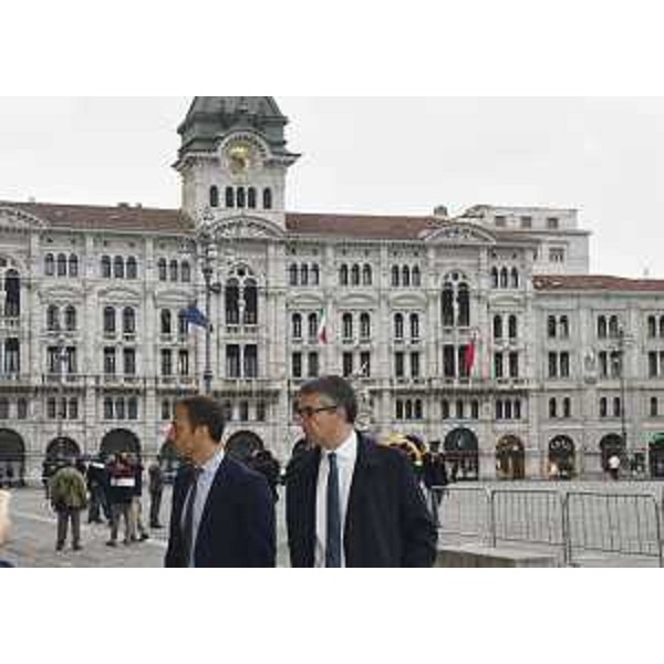 L'arrivo in Prefettura del governatore Fedriga e dell'assessore alla Sicurezza Pierpaolo Roberti. - L'arrivo in Prefettura del governatore Fedriga e dell'assessore alla Sicurezza Pierpaolo Roberti.