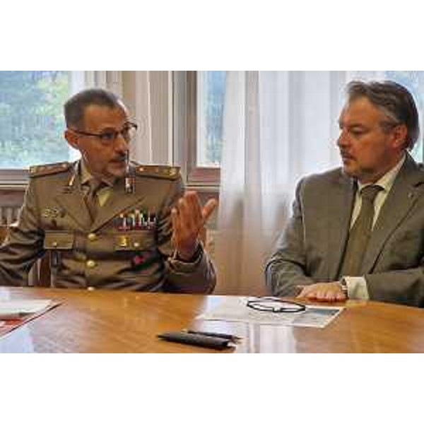 Diego Bernardis (Fp) e il tenente colonnello Giuseppe Annecca - Diego Bernardis (Fp) e il tenente colonnello Giuseppe Annecca