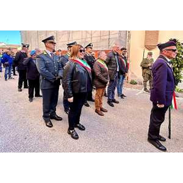 Il presidente Bordin in corteo a Palazzolo dello Stella, tra gli amministratori locali, per la Festa dell'Unità nazionale e la Giornata delle Forze Armate - Il presidente Bordin in corteo a Palazzolo dello Stella, tra gli amministratori locali, per la Festa dell'Unità nazionale e la Giornata delle Forze Armate 
