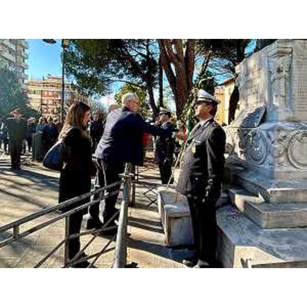 Un momento della celebrazione, a Latisana, della Giornata dell'Unità nazionale e delle Forze Armate - Un momento della celebrazione, a Latisana, della Giornata dell'Unità nazionale e delle Forze Armate