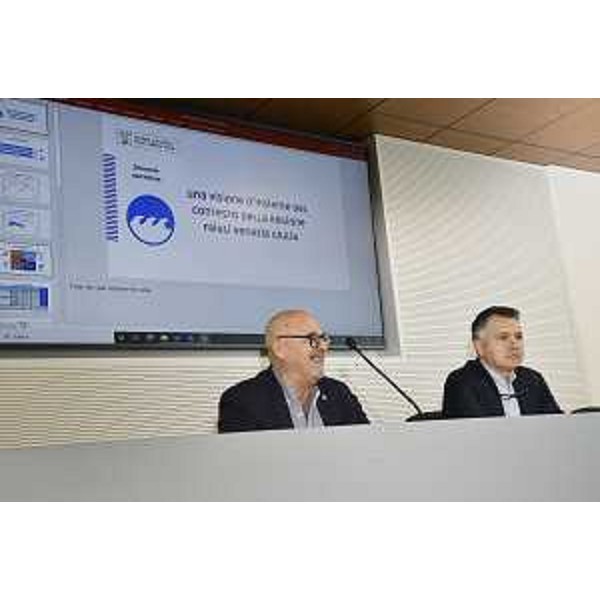 L'assessore regionale al Patrimonio Sebastiano Callari all'incontro con i Comuni costieri - L'assessore regionale al Patrimonio Sebastiano Callari all'incontro con i Comuni costieri