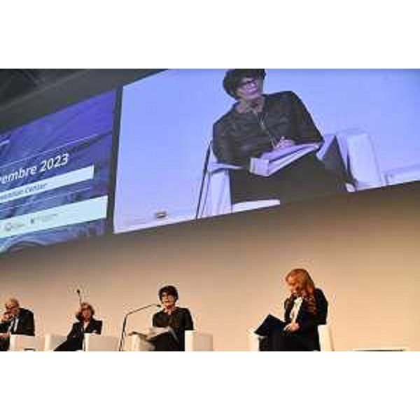 L'intervento dell''assessore alla Ricerca Alessia Rosolen all'evento internazionale "Promuovere l'innovazione nelle Scienze della Vita - Friuli Venezia Giulia, The place to be". - L'intervento dell''assessore alla Ricerca Alessia Rosolen all'evento internazionale "Promuovere l'innovazione nelle Scienze della Vita - Friuli Venezia Giulia, The place to be".