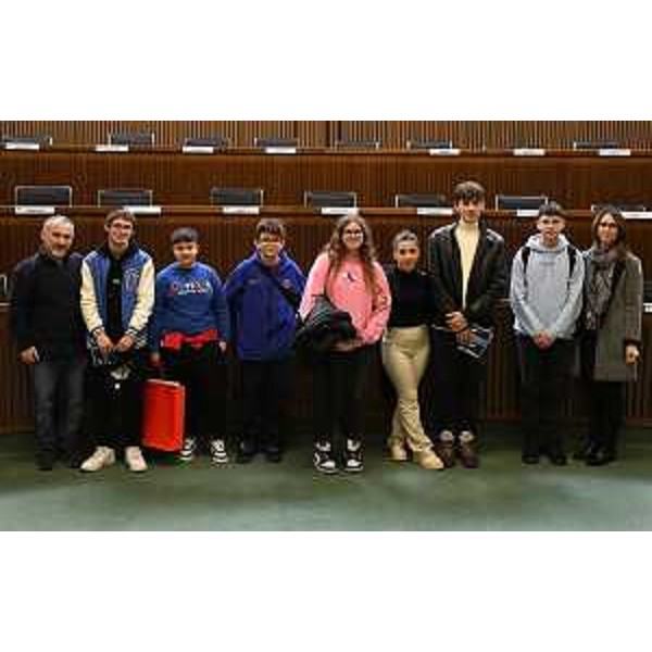 La delegazione di Muzzana nell'aula del Consiglio regionale - La delegazione di Muzzana nell'aula del Consiglio regionale