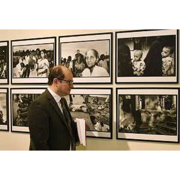 Il vicegovernatore Mario Anzil alla mostra "India oggi" a Trieste - Il vicegovernatore Mario Anzil alla mostra "India oggi" a Trieste