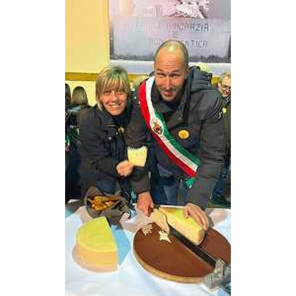 L'assessore regionale alle Finanze Barbara Zilli all'inaugurazione della 22esima edizione di "Gemona, formaggio e dintorni". - L'assessore regionale alle Finanze Barbara Zilli all'inaugurazione della 22esima edizione di "Gemona, formaggio e dintorni".