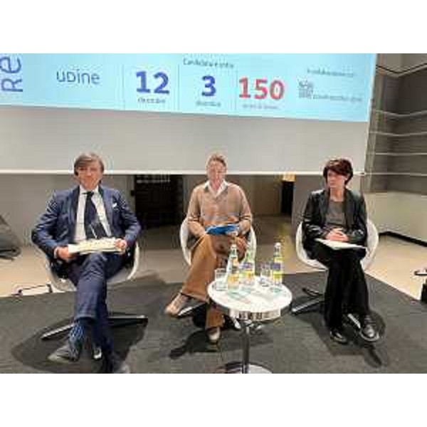 L'assessore regionale al Lavoro Alessia Rosolen nel corso dell'incontro di presentazione del Recruiting Day promosso dalla Regione Fvg in collaborazione con Confindustria Udine. - L'assessore regionale al Lavoro Alessia Rosolen nel corso dell'incontro di presentazione del Recruiting Day promosso dalla Regione Fvg in collaborazione con Confindustria Udine. 