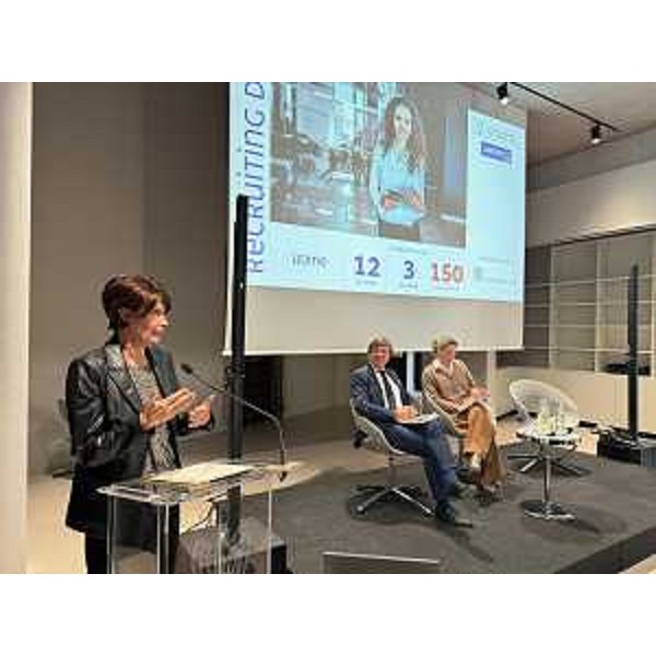 L'intervento dell'assessore regionale al Lavoro Alessia Rosolen - L'intervento dell'assessore regionale al Lavoro Alessia Rosolen