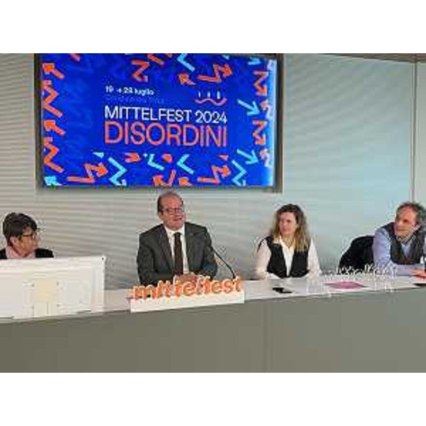 Un momento della conferenza stampa della 33. edizione di Mittelfest con il vicegovernatore con delega alla Cultura del Fvg, Mario Anzil. - Un momento della conferenza stampa della 33. edizione di Mittelfest con il vicegovernatore con delega alla Cultura del Fvg, Mario Anzil.