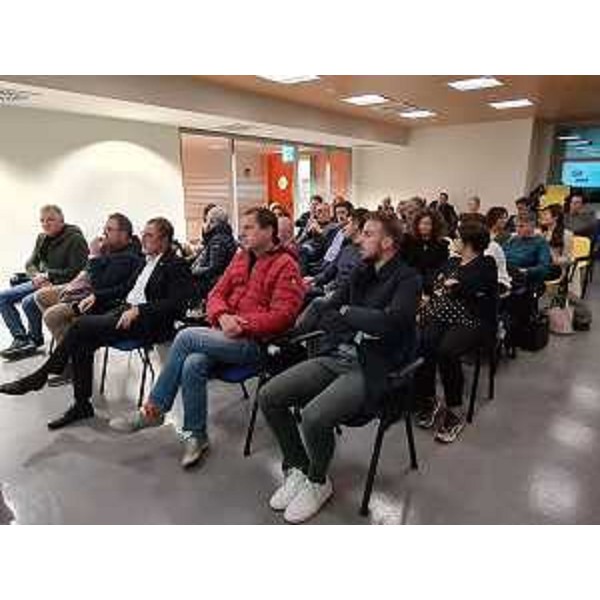 Il pubblico presente all'incontro svoltosi a San Daniele - Il pubblico presente all'incontro svoltosi a San Daniele