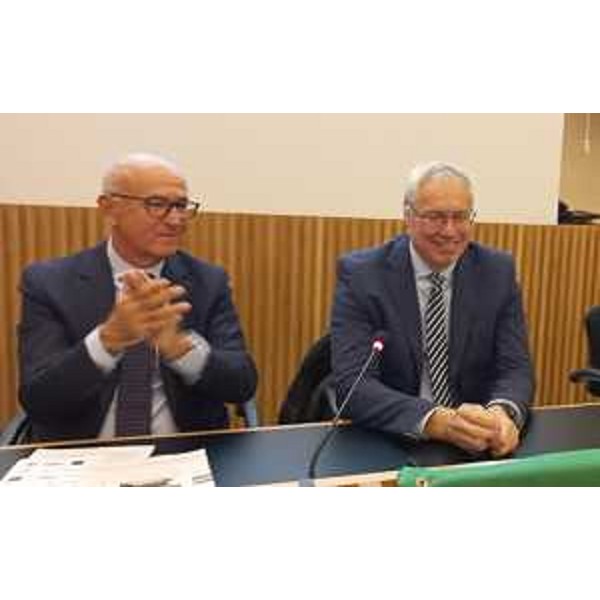 Il presidente Bordin (a destra) assieme a Stefano Manfrone di Bnl, sponsor della manifestazione - Il presidente Bordin (a destra) assieme a Stefano Manfrone di Bnl, sponsor della manifestazione