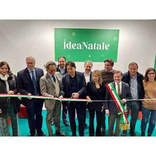 Bini al taglio del nastro di IdeaNatale alla Fiera di Udine - Bini al taglio del nastro di IdeaNatale alla Fiera di Udine