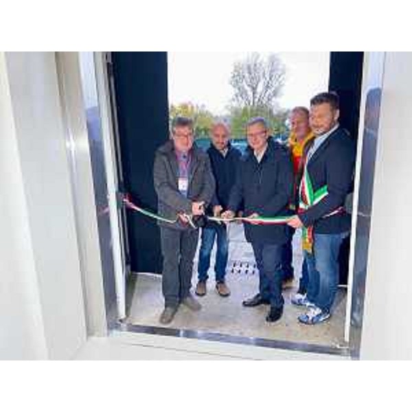 Taglio del nastro alla presenza dell'assezzore regionale Stefano Zanier nell'azienda di trasformazione della carne Zecchini - Taglio del nastro alla presenza dell'assezzore regionale Stefano Zanier nell'azienda di trasformazione della carne Zecchini