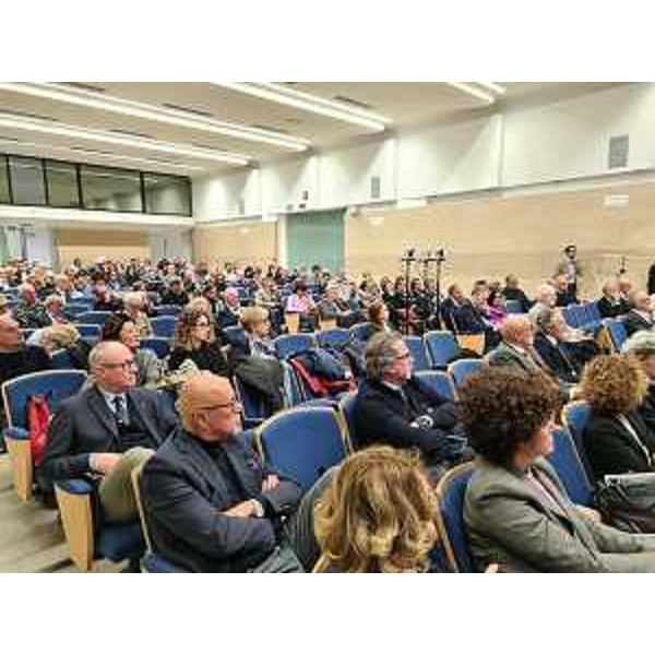 Il numeroso pubblico in Fiera a Pordenone per partecipare al prima tappa del roadshow sulle eccellenze del Nordest nel 2023, organizzato dagli Ordini dei commercialisti del Triveneto. - Il numeroso pubblico in Fiera a Pordenone per partecipare al prima tappa del roadshow sulle eccellenze del Nordest nel 2023, organizzato dagli Ordini dei commercialisti del Triveneto.