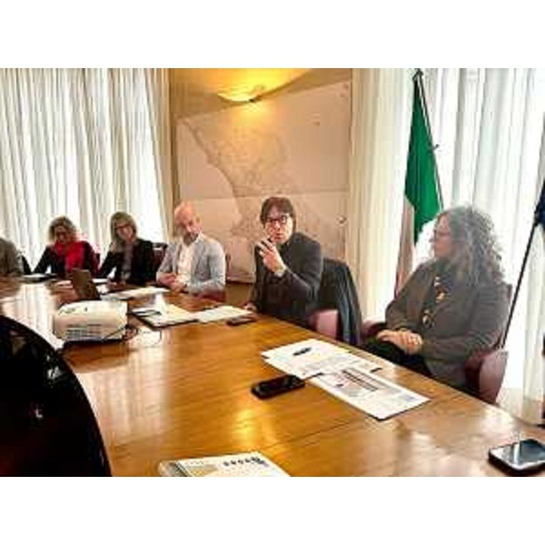 L'assessore regionale Sergio Emidio Bini durante il suo intervento - L'assessore regionale Sergio Emidio Bini durante il suo intervento