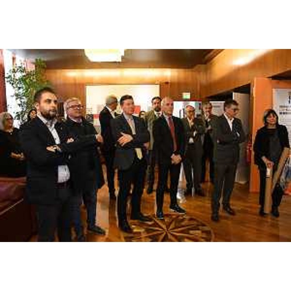 Alcuni dei partecipanti all'inaugurazione della mostra "Lignano: 120 anni di storia e di sogni" - Alcuni dei partecipanti all'inaugurazione della mostra "Lignano: 120 anni di storia e di sogni"