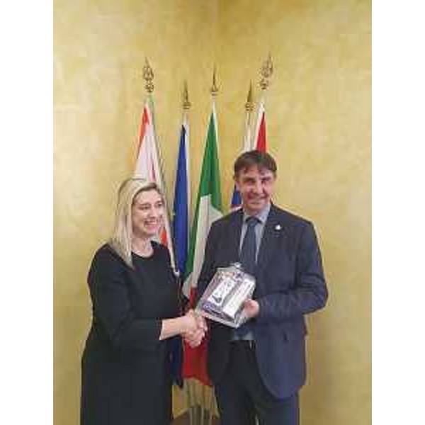 L'assessore alle Infrastrutture e territorio Cristina Amirante con il sindaco di Ronchi dei Leonari Mauro Benvenuto - L'assessore alle Infrastrutture e territorio Cristina Amirante con il sindaco di Ronchi dei Leonari Mauro Benvenuto