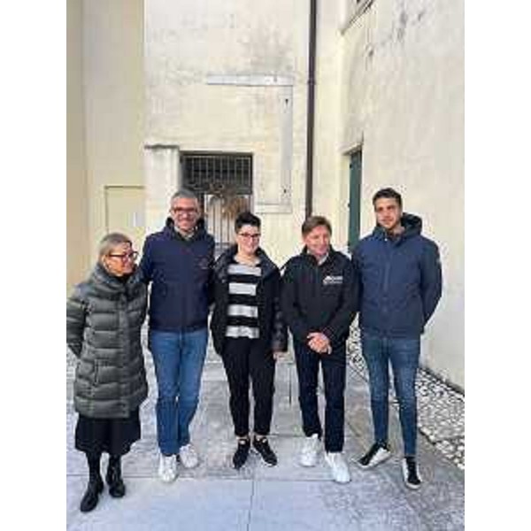 L'assessore Roberti alla presentazione del progetto "4 Safety Fvg" di Aci Pordenone. Secondo da destra l'ex pilota di Formula 1 Andrea Montermini - L'assessore Roberti alla presentazione del progetto "4 Safety Fvg" di Aci Pordenone. Secondo da destra l'ex pilota di Formula 1 Andrea Montermini