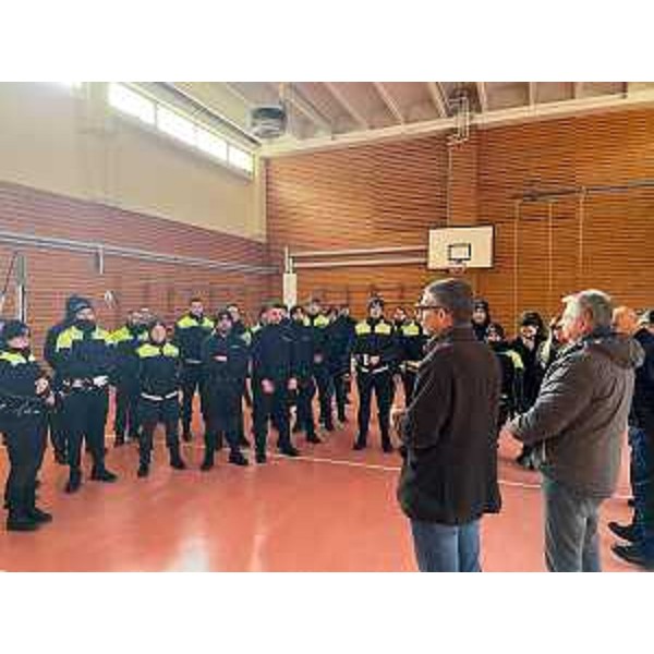 L'assessore Roberti incontra gli agenti neoassunti della Polizia locale impegnati nel corso di addestramento a Paluzza - L'assessore Roberti incontra gli agenti neoassunti della Polizia locale impegnati nel corso di addestramento a Paluzza