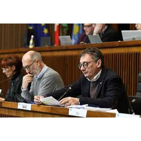 L'assessore alla Salute, Riccardo Riccardi, insieme al presidente della III Commissione, Carlo Bolzonello (Fp) - L'assessore alla Salute, Riccardo Riccardi, insieme al presidente della III Commissione, Carlo Bolzonello (Fp)