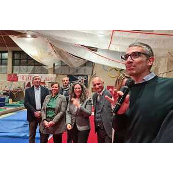 L'intervento dellassessore agli Enti locali Pierpaolo Roberti allevento inaugurale della stagione 2023-2024 dellArtistica 81. - L'intervento dellassessore agli Enti locali Pierpaolo Roberti allevento inaugurale della stagione 2023-2024 dellArtistica 81.