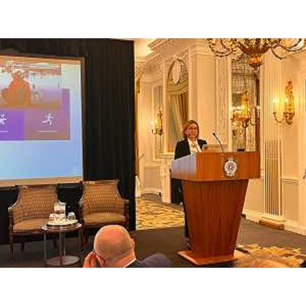 La direttrice dell'Agenzia Lavoro & SviluppoImpresa Lydia Alessio Vernì alla prima edizione del Moving to Italy a Londra - La direttrice dell'Agenzia Lavoro & SviluppoImpresa Lydia Alessio Vernì alla prima edizione del Moving to Italy a Londra