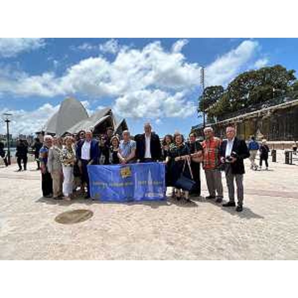 Il presidente del Cr Fvg, Mauro Bordin, a Sidney con una rappresentanza del Fogolar Furlan NSW - Il presidente del Cr Fvg, Mauro Bordin, a Sidney con una rappresentanza del Fogolar Furlan NSW