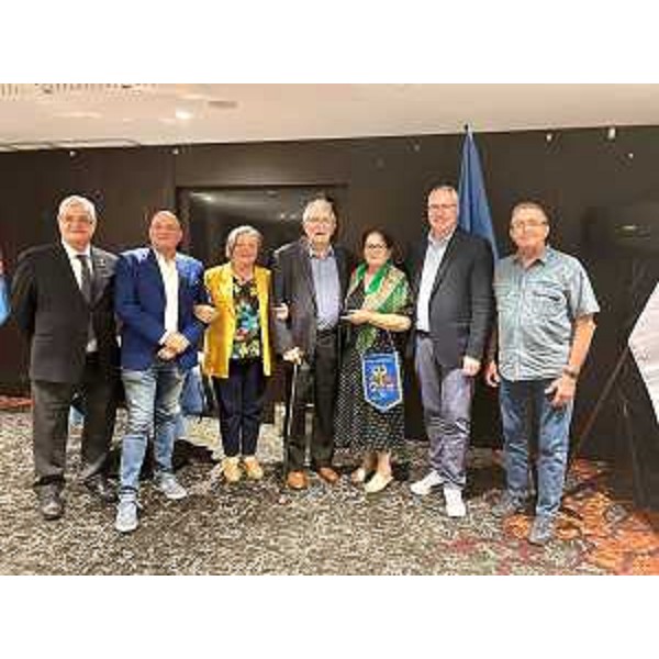 Da sx, Beniamino Sonego, Loris Basso, Mirella Riga, Angelo Donati, Lidia Gentilini, Mauro Bordin e Lucio Rupil - Da sx, Beniamino Sonego, Loris Basso, Mirella Riga, Angelo Donati, Lidia Gentilini, Mauro Bordin e Lucio Rupil