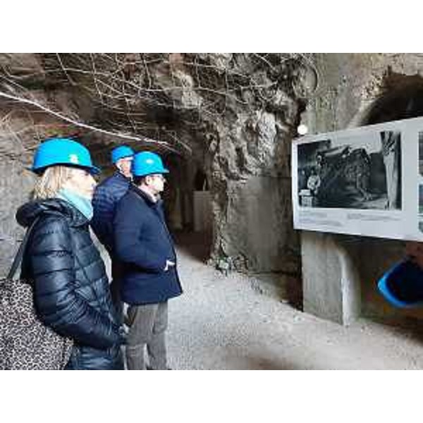 Il vicegovernatore Mario Anzil nel museo del Monte San Michele con il sindaco di Sagrado Marco Vittori - Il vicegovernatore Mario Anzil nel museo del Monte San Michele con il sindaco di Sagrado Marco Vittori