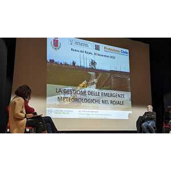 Un momento dell'incontro dedicato alla gestione delle emergenze meteorologiche nel Rojale - Un momento dell'incontro dedicato alla gestione delle emergenze meteorologiche nel Rojale