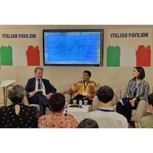 L'intervento dell'assessore regionale per la DIfesa dell'Ambiente Fabio Scoccimarro nel panel del convegno organizzato dalla Regione Lombardia al Padiglione Italia di Expo City - L'intervento dell'assessore regionale per la DIfesa dell'Ambiente Fabio Scoccimarro nel panel del convegno organizzato dalla Regione Lombardia al Padiglione Italia di Expo City