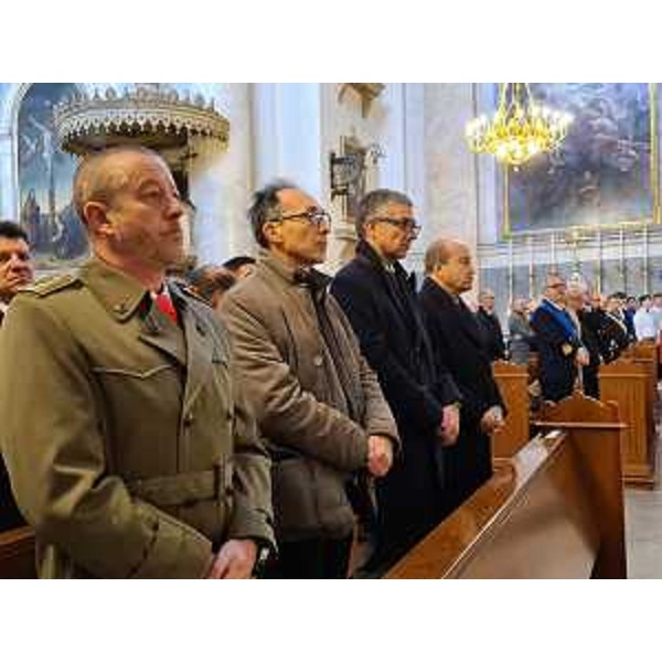 L'assessore alla Sicurezza Pierpaolo Roberti (terzo da sinistra) alla celebrazione eucaristica di S. Barbara organizzata dalla Capitaneria di porto di Trieste - L'assessore alla Sicurezza Pierpaolo Roberti (terzo da sinistra) alla celebrazione eucaristica di S. Barbara organizzata dalla Capitaneria di porto di Trieste