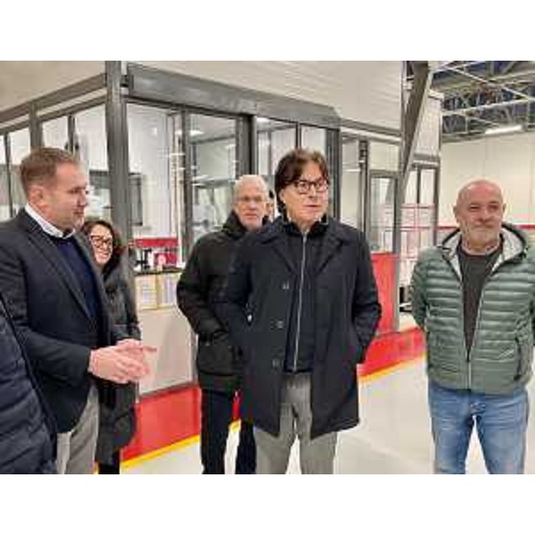L'assessore Bini in visita allo stabilimento Siap di Montereale Valcellina. - L'assessore Bini in visita allo stabilimento Siap di Montereale Valcellina.