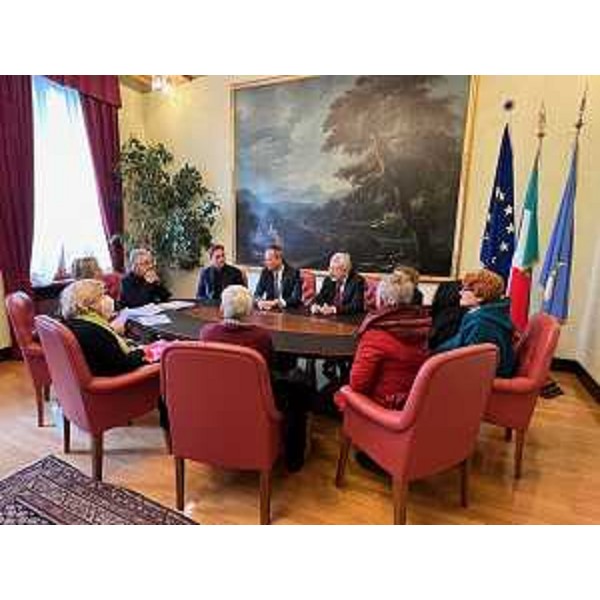 Un momento dell'incontro ospitato nel salottino presidenziale di piazza Oberdan a Trieste - Un momento dell'incontro ospitato nel salottino presidenziale di piazza Oberdan a Trieste