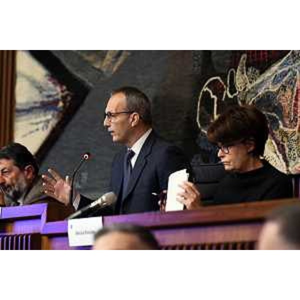 Il vicepresidente del Cr, Francesco Russo, e al suo fianco l'assessore regionale al Lavoro, Alessia Rosolen - Il vicepresidente del Cr, Francesco Russo, e al suo fianco l'assessore regionale al Lavoro, Alessia Rosolen