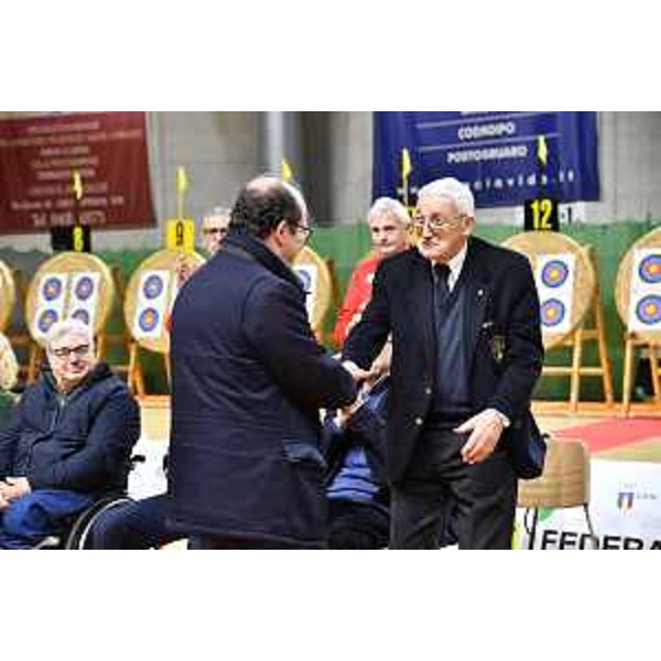 Il vicegovernatore Al presidente Anzil e il presidente della Federazione italiana tiro con l'arco (Fitarco) Mario Scarzella - Il vicegovernatore Al presidente Anzil e il presidente della Federazione italiana tiro con l'arco (Fitarco) Mario Scarzella