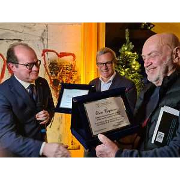 Anzil premia Capuozzo - Anzil premia Capuozzo