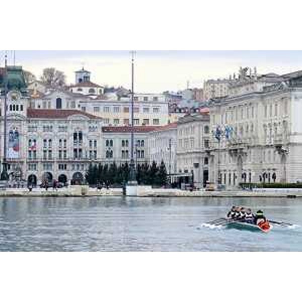 la quarta edizione della Borin Coastal Rowing Race svoltasi nello specchio di mare antistante il porto di Trieste con partenza e arrivo dal molo Audace. - la quarta edizione della Borin Coastal Rowing Race svoltasi nello specchio di mare antistante il porto di Trieste con partenza e arrivo dal molo Audace.