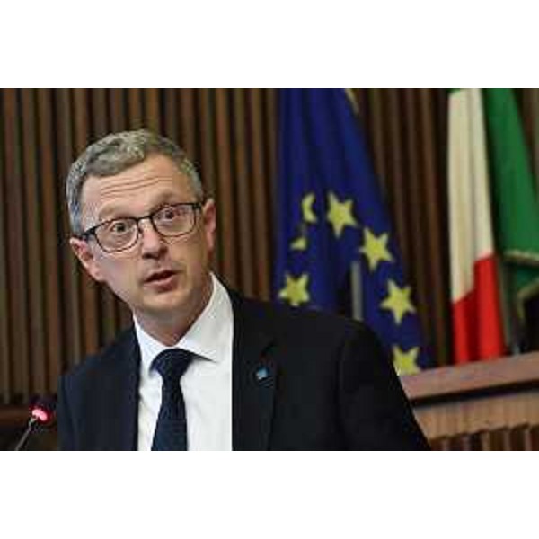 Lassessore regionale alle Risorse agroalimentari, forestali e ittiche Stefano Zannier illustra in Aula i contenuti di sua competenza della legge di Stabilità. - Lassessore regionale alle Risorse agroalimentari, forestali e ittiche Stefano Zannier illustra in Aula i contenuti di sua competenza della legge di Stabilità. 