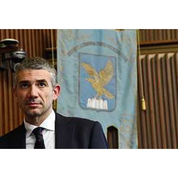 L'assessore regionale alle Autonomie locali, sicurezza e immigrazione Pierpaolo Roberti in Consiglio regionale - L'assessore regionale alle Autonomie locali, sicurezza e immigrazione Pierpaolo Roberti in Consiglio regionale