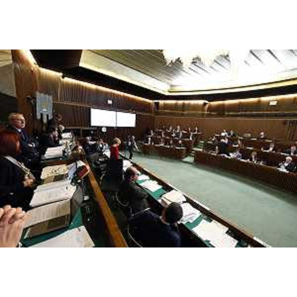 L'Aula durante l'intervento dell'assessore Fvg alle Finanze, Barbara Zilli - L'Aula durante l'intervento dell'assessore Fvg alle Finanze, Barbara Zilli