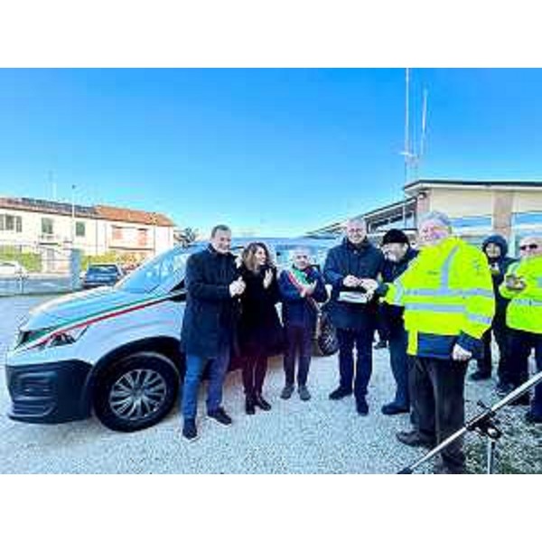 Bordin e Pozzo alla consegna della vettura per Auser - Bordin e Pozzo alla consegna della vettura per Auser