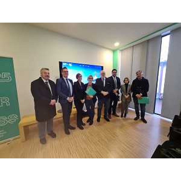 L'assessore Zilli (al centro) alla presentazione di "Borderless wireless", la piattaforma web di Go!2025 - L'assessore Zilli (al centro) alla presentazione di "Borderless wireless", la piattaforma web di Go!2025