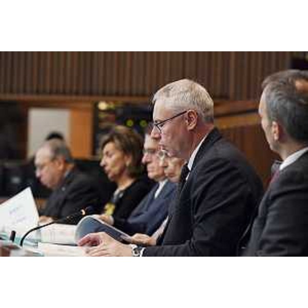 Un altro momento della conferenza stampa con il presidente Bordin sui banchi della presidenza - Un altro momento della conferenza stampa con il presidente Bordin sui banchi della presidenza