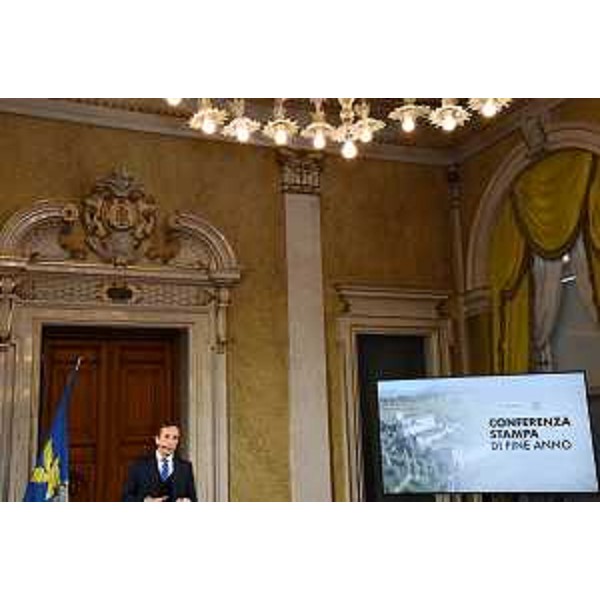 Il governatore del Friuli Venezia Giulia Massimiliano Fedriga, traccia il bilancio del 2023 nel corso della consueta conferenza stampa di fine anno. - Il governatore del Friuli Venezia Giulia Massimiliano Fedriga, traccia il bilancio del 2023 nel corso della consueta conferenza stampa di fine anno. 