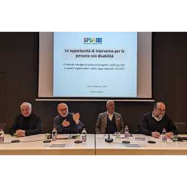 L'assessore Riccardo Riccardi al tavolo dedicato a sport e disabilità - L'assessore Riccardo Riccardi al tavolo dedicato a sport e disabilità 