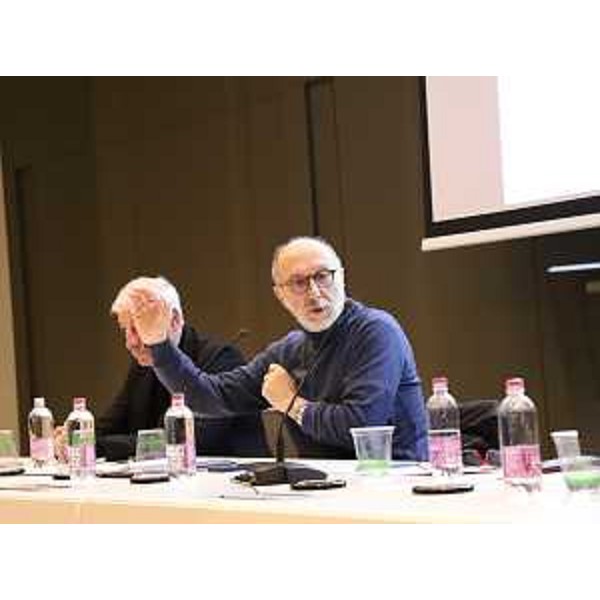 L'assessore Riccardo Riccardi interviene al tavolo dedicato a sport e disabilità, a Udine - L'assessore Riccardo Riccardi interviene al tavolo dedicato a sport e disabilità, a Udine